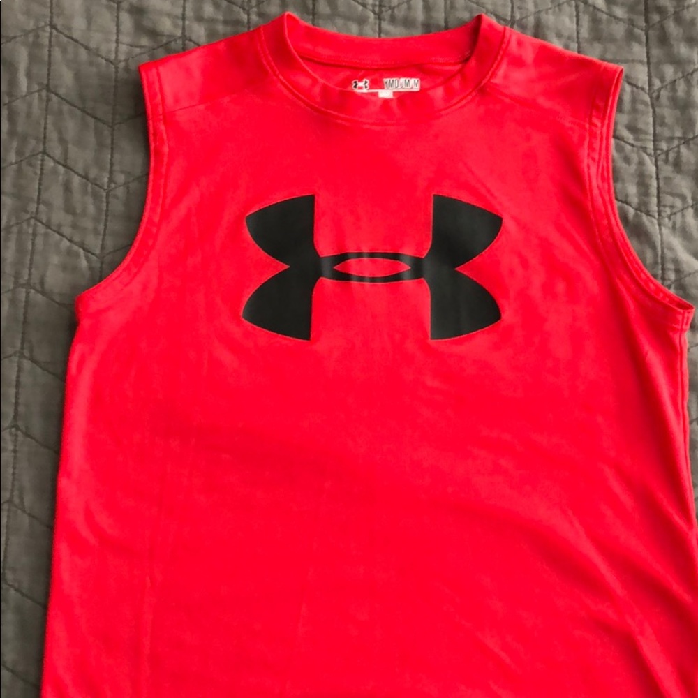 Under armour sleeveless shirt